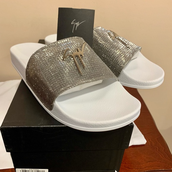 Giuseppe Zanotti Other - Giuseppe Zanotti Newburel Leather Slides w logo hardware